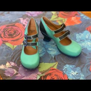 Fluevog Contrast Mary Jane Heels